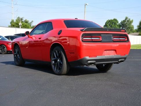 Used 2019 Dodge Challenger SXT w/ Blacktop Package RWD image 5