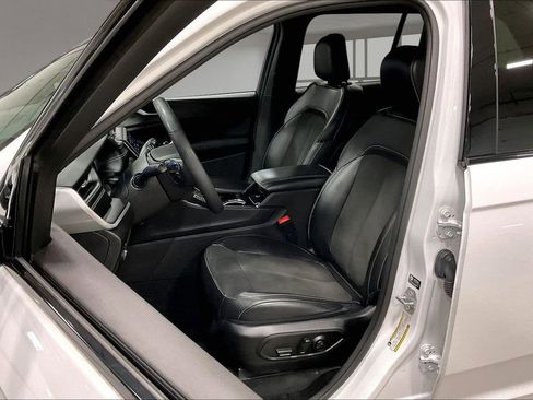 Used 2023 Jeep Grand Cherokee Altitude AWD/4WD image 21