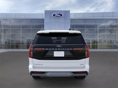 New 2025 Ford Expedition Max Platinum w/ Driver's Package image 5