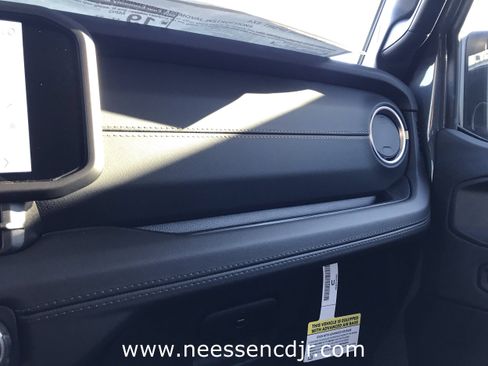 New 2025 Jeep Gladiator Sport image 22