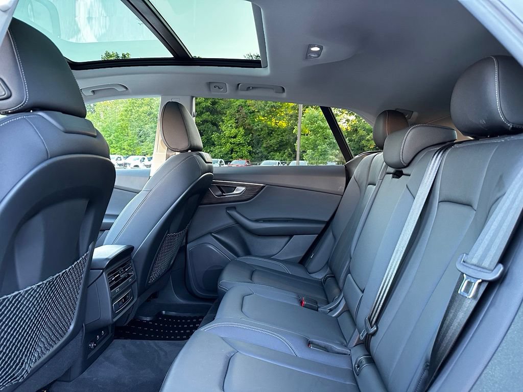 Used 2023 Audi Q8 Premium w/ Convenience Package AWD/4WD image 21