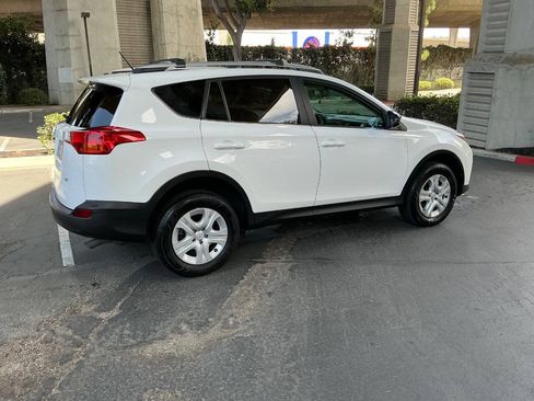 Used 2013 Toyota RAV4 LE FWD image 8
