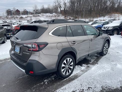 Used 2024 Subaru Outback Limited image 9