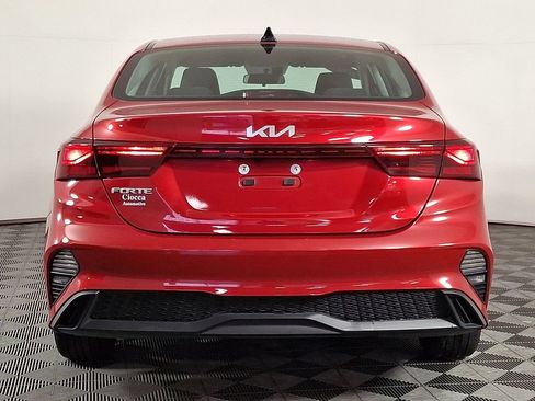 Used 2023 Kia Forte LXS w/ LXS Technology Package FWD image 8