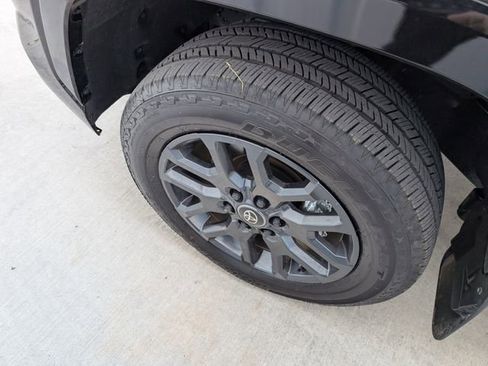 Used 2025 Toyota Tundra Platinum AWD/4WD image 11