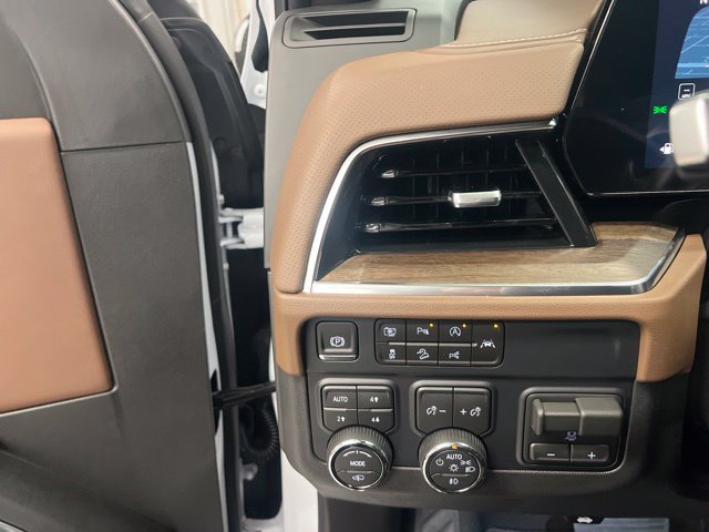 New 2026 Chevrolet Tahoe High Country AWD/4WD image 12