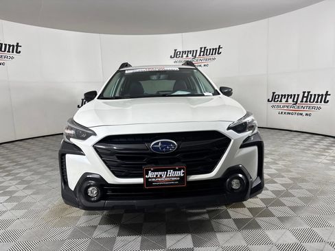 Used 2024 Subaru Outback Onyx Edition AWD/4WD image 3