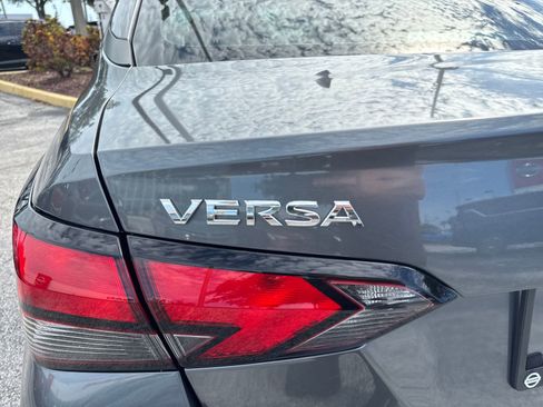 Certified 2021 Nissan Versa SV FWD image 13