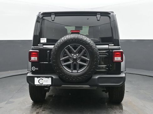 Used 2024 Jeep Wrangler Sport S image 5