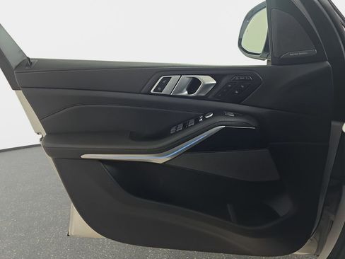 Certified 2025 BMW X7 M60i image 31