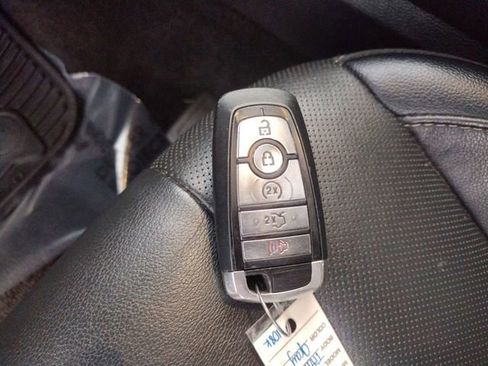 Used 2018 Ford Fusion Titanium image 31