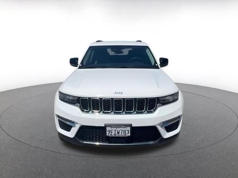 Used 2024 Jeep Grand Cherokee Limited image 4