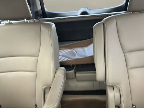 Used 2021 Honda Pilot Touring image 16