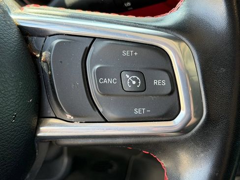 Used 2022 Jeep Gladiator Rubicon w/ LED Lighting Group AWD/4WD image 17