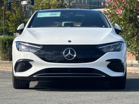 New 2026 Mercedes-Benz EQE 320 4MATIC Sedan image 6