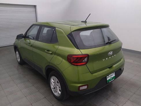 Used 2023 Hyundai Venue SE FWD image 5