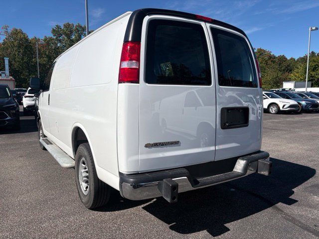 Used 2025 Chevrolet Express 2500 w/ Driver Convenience Package RWD image 3
