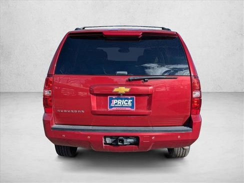 Used 2014 Chevrolet Suburban LT image 7