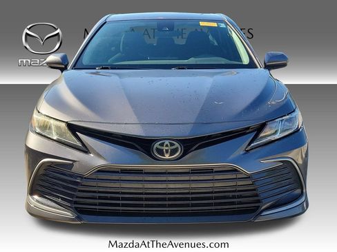 Used 2021 Toyota Camry LE FWD image 3