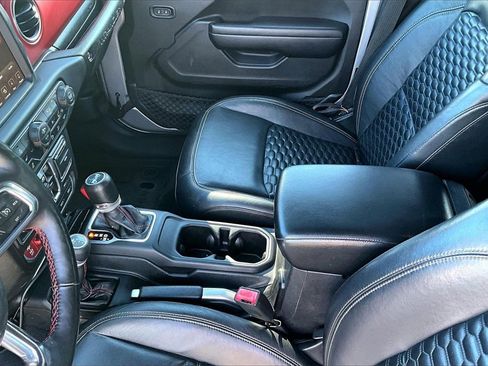 Used 2018 Jeep Wrangler Unlimited Rubicon image 15