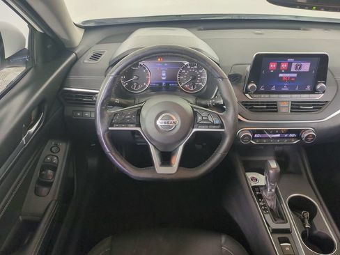 Used 2019 Nissan Altima 2.5 SV FWD image 17