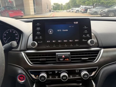 Used 2018 Honda Accord LX image 15