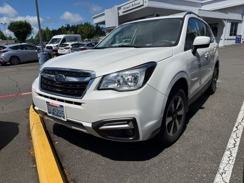 Used 2018 Subaru Forester 2.5i Premium AWD/4WD image 1