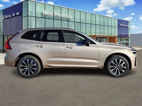 New 2025 Volvo XC60 B5 Core w/ Protection Package Premier image 23