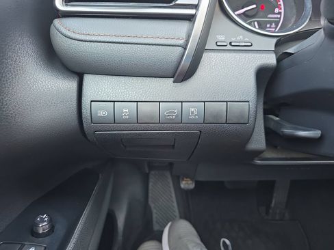 Used 2019 Toyota Camry LE FWD image 19