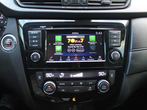 Used 2019 Nissan Rogue SV w/ Premium Package image 33