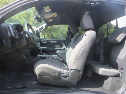 Used 2016 Toyota Tacoma TRD Sport w/ Towing Package image 12