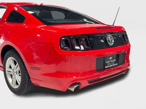 Used 2013 Ford Mustang Coupe image 10