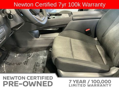 Used 2025 Nissan Rogue SV FWD image 12