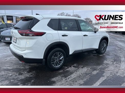 Used 2024 Nissan Rogue S image 5