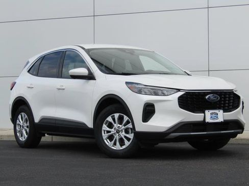 Used 2023 Ford Escape Active w/ Tech Pack #2 AWD/4WD image 1
