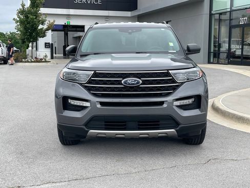 Used 2021 Ford Explorer XLT w/ Equipment Group 202A AWD/4WD image 2