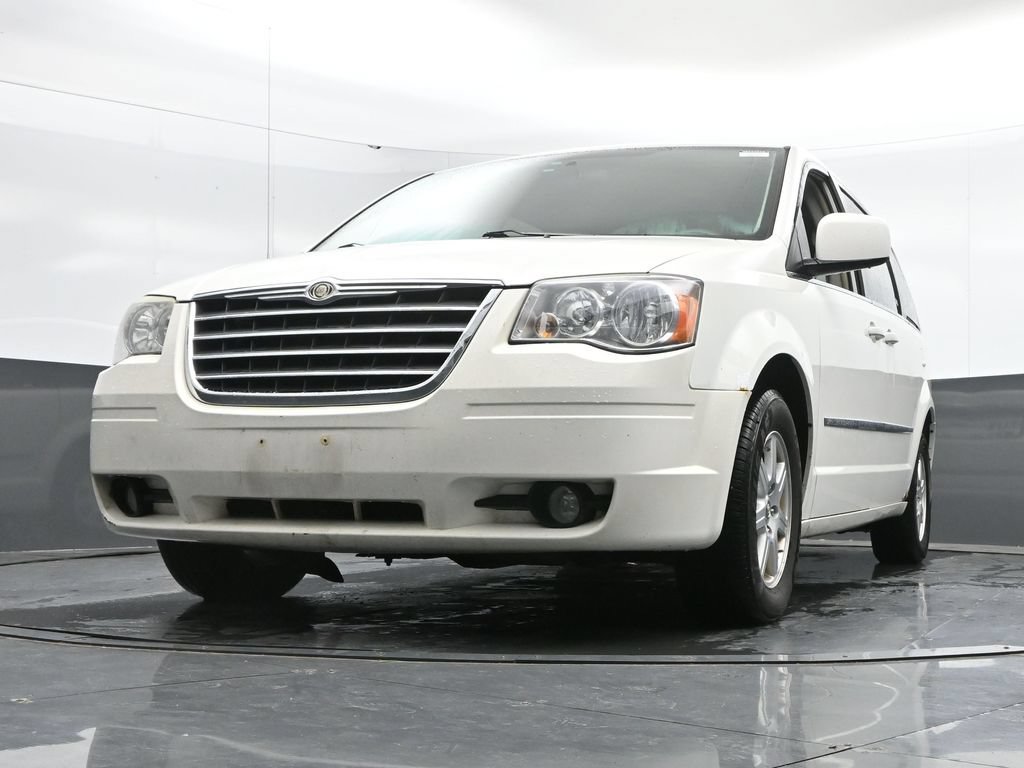Used 2010 Chrysler Town & Country Touring FWD image 41