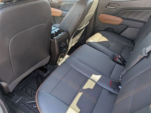 Used 2025 GMC Canyon AT4 AWD/4WD image 30