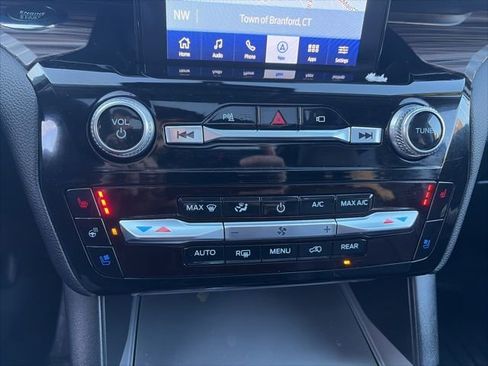 Used 2023 Ford Explorer Limited w/ Limited Technology Package image 23