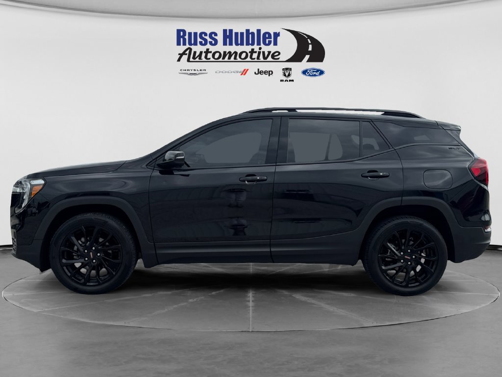 Used 2024 GMC Terrain SLT AWD/4WD image 2
