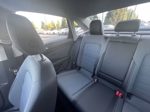 Used 2025 Volkswagen Jetta SE image 39