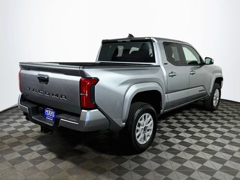 Certified 2025 Toyota Tacoma SR5 AWD/4WD image 7