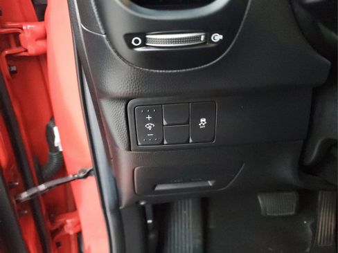 Used 2017 Kia Soul + image 24