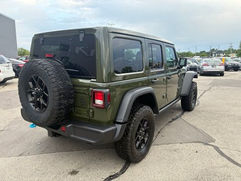 Used 2024 Jeep Wrangler Unlimited AWD/4WD image 7