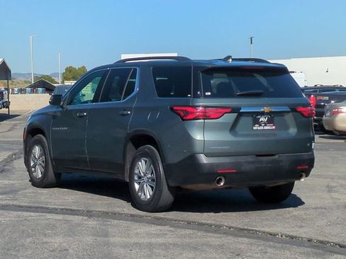 Used 2023 Chevrolet Traverse LT FWD image 6