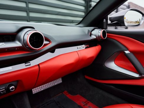 Used 2022 Ferrari 812 GTS image 80