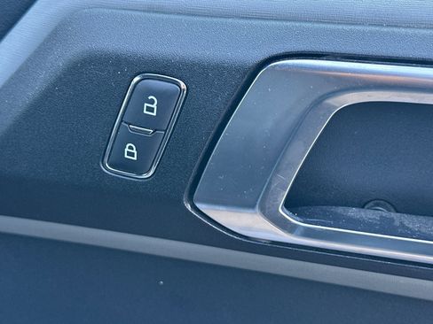 Used 2023 Ford Bronco Badlands image 21