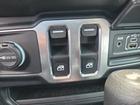 Used 2024 Jeep Wrangler Sport AWD/4WD image 26
