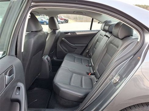 Used 2018 Volkswagen Jetta SE image 8