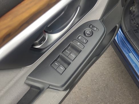 Used 2017 Honda CR-V EX image 14